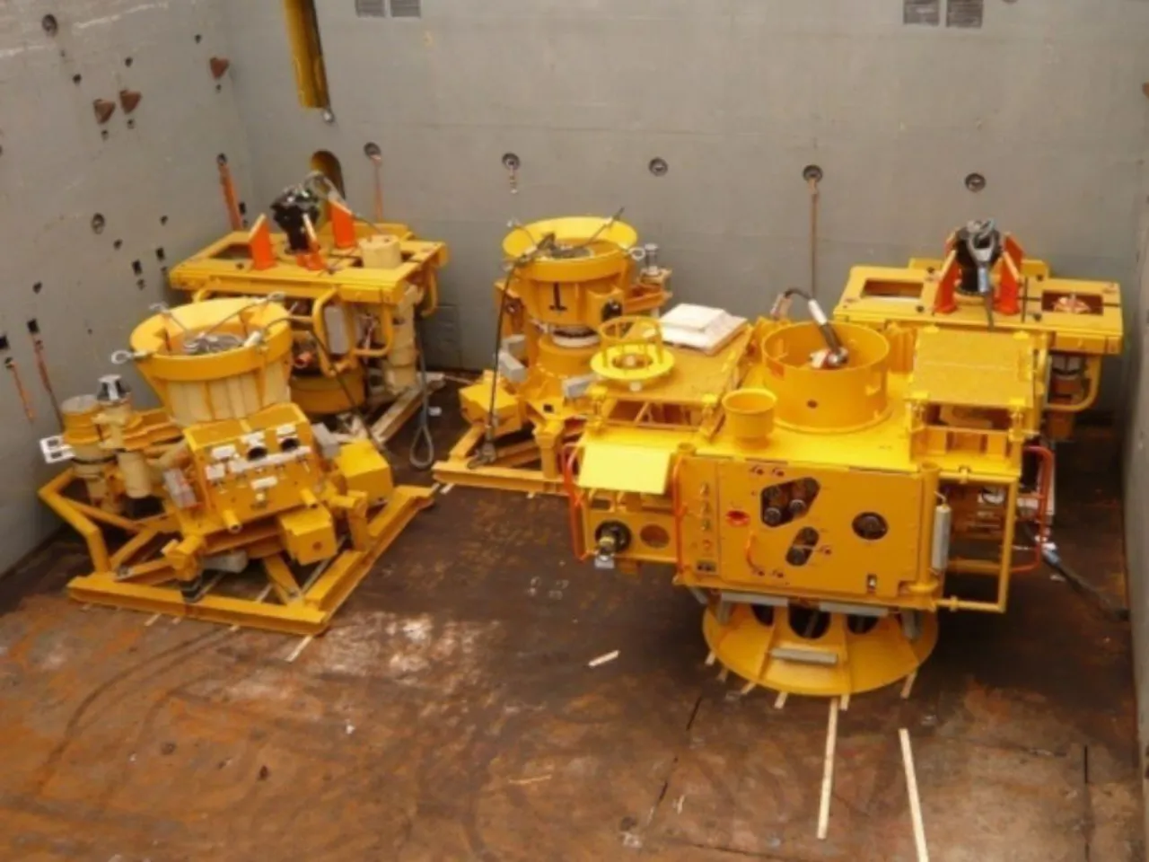 UAL Break Bulk - Machinery