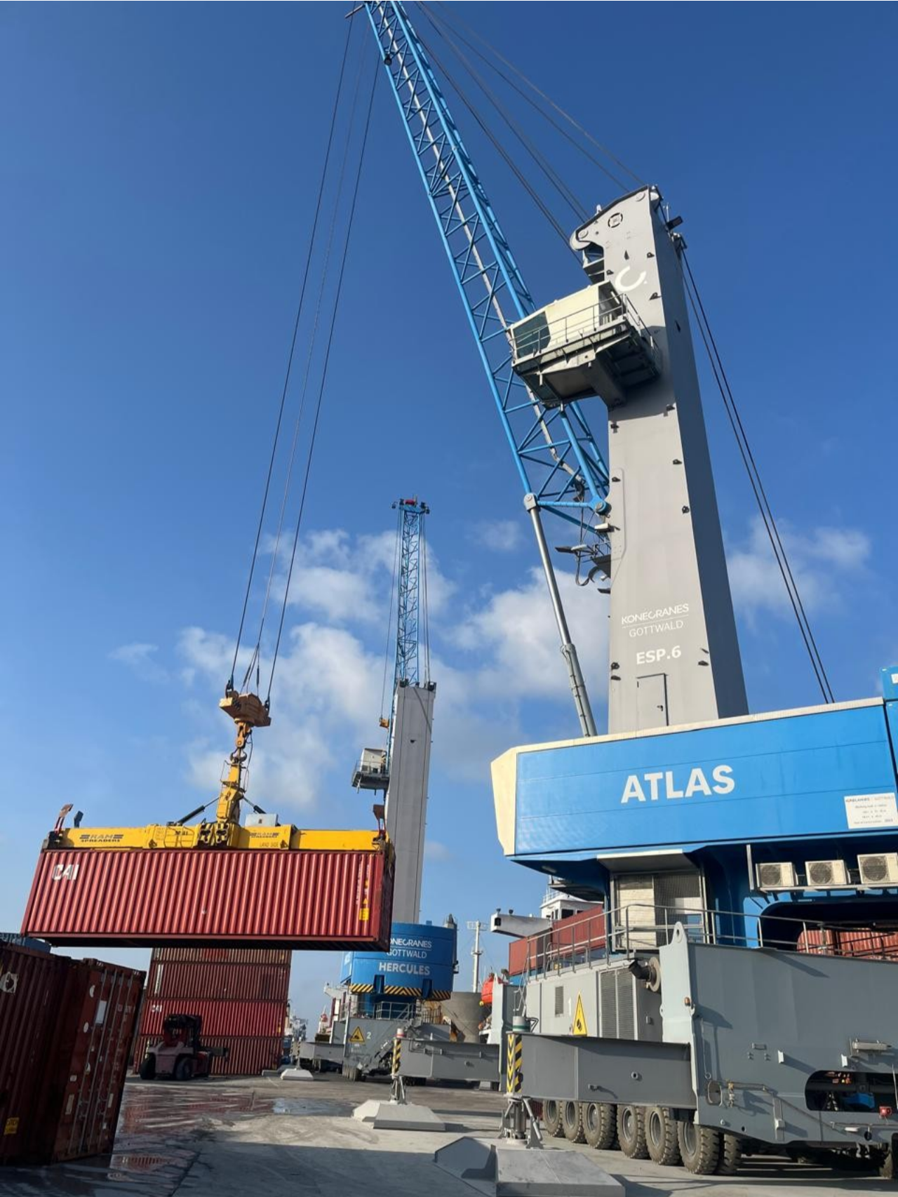 UAL Shipping - Caribbean Shuttle - UAL Transporter Loading Cargo